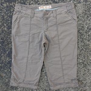 🔥4/$40 Low Rise Pin Tuck Crop pants Mossimo Size 15 Neutral Gray